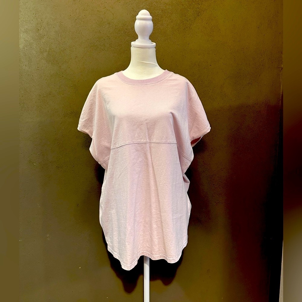 Sleeveless oversized lavender tshirt by Fantastic Fawn,small, never worn, 100% c